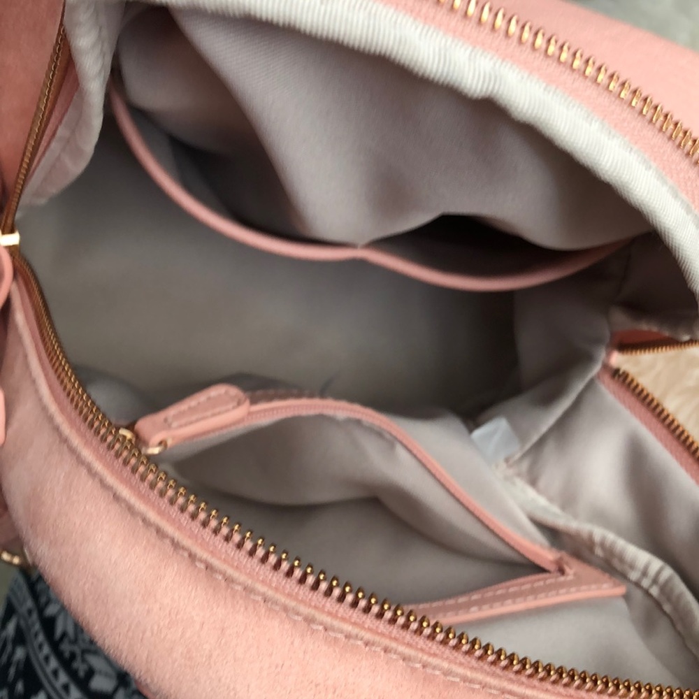 Small pink backpack - Picture 2 of 8